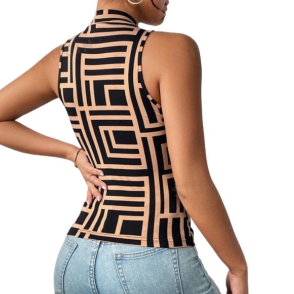 🛍️ 2/30 NWT Mock Neck Tank Top  Size XL - Picture 3 of 13